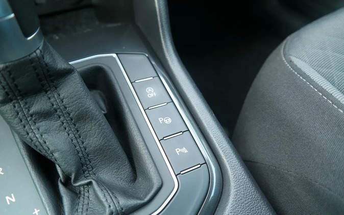 Volkswagen Tiguan cena 79900 przebieg: 101344, rok produkcji 2016 z Twardogóra małe 562